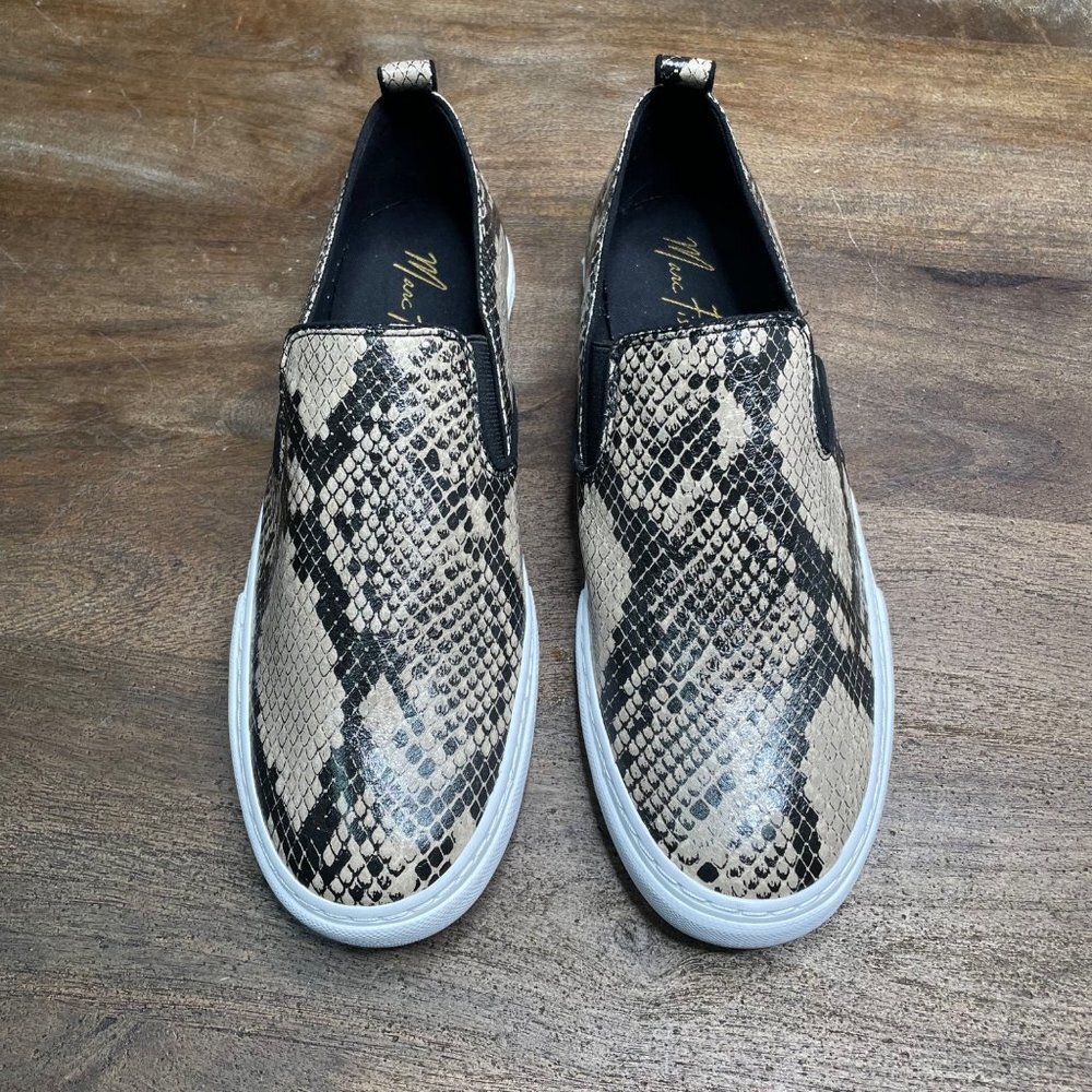 Marc Fisher Womens Casual Slip On‎ Sneaker Flats Size 8 Snakeskin Print